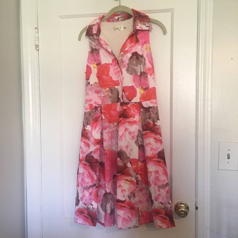 🔥 Host Pick! 🔥 Eliza J floral cocktail dress, size 4.